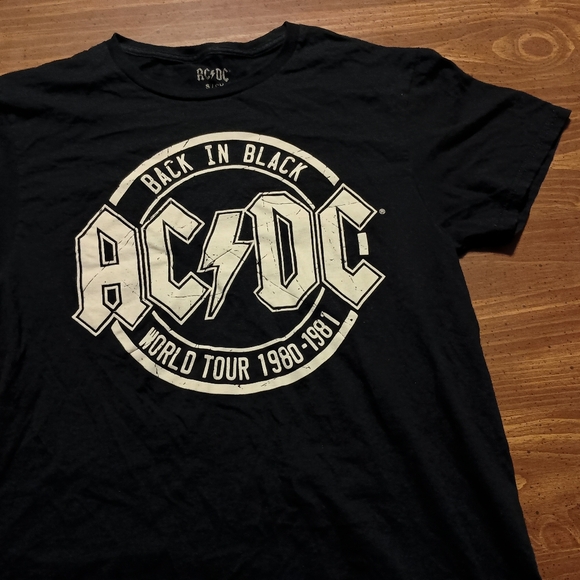 AC/DC T-SHIRT - Small // Rock Band Music Tour T-shirt Tee Shirt ACDC AC-DC Metal - Picture 3 of 6